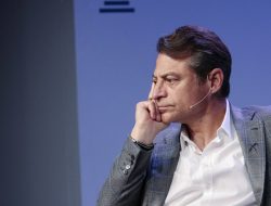 Want to stay young? Peter Diamandis says survive the next 10 years