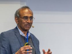 ‘We Are Not Programmed to Die,’ Says Nobel Laureate Venki Ramakrishnan