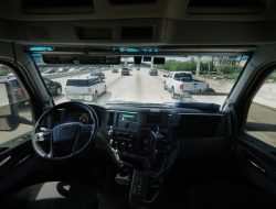 Aurora to add night driving, new routes as it ramps driverless trucking