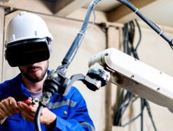The Dream of the Metaverse Is Dying. Manufacturing Is Keeping It Alive