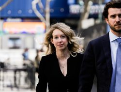 Elizabeth Holmes’ partner reportedly fundraising for new blood-testing startup