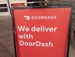 DoorDash to buy UK’s Deliveroo for $3.86B